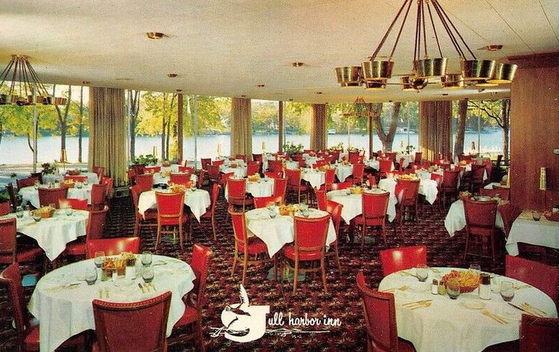 Gull Harbor Inn - Vintage Postcard (newer photo)